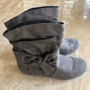 So Sorho Grey Faux-Suede Boots - Size 9 (NWT)